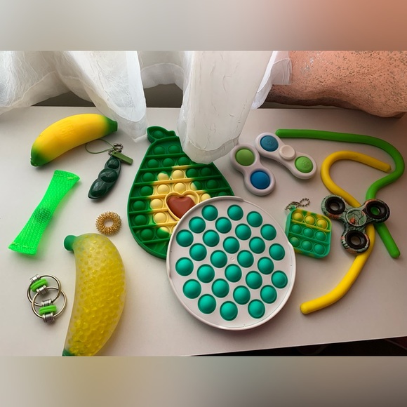 Fidget toy lot - Picture 2 of 9